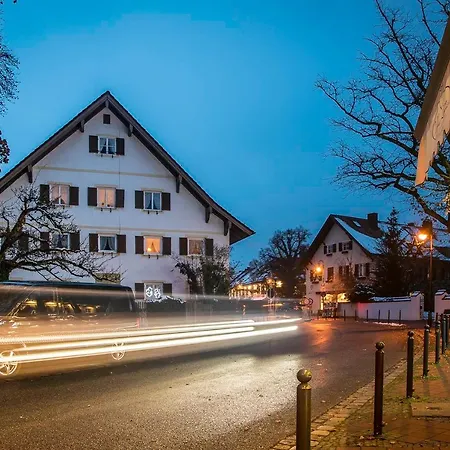 Muenchen- Pullach, Wohnen Im Gruenen *