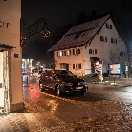 Muenchen- Pullach, Wohnen Im Gruenen Проживание в семье